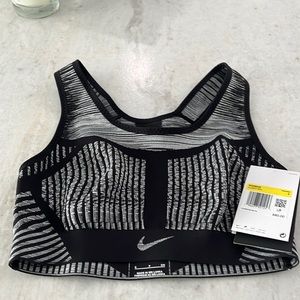 Nike FE/NOM Flyknit Women’s High-Support Non-Padded Sport Bra